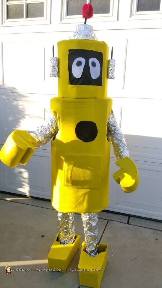 Cool Homemade Yo Gabba Plex Robot Costume