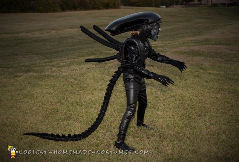 Awesome Homemade Alien Xenomorph Costume