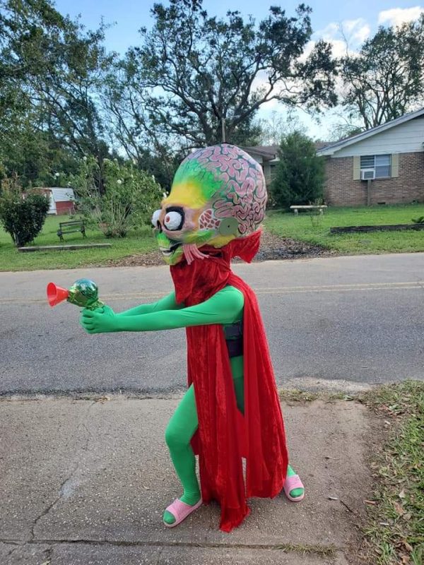 Alien Ambassador from Mars Attacks, and her quest for world domination 