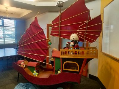 Awesome DIY Sinbad Pirate Dog Costume and Amazing Cardboard Ship!