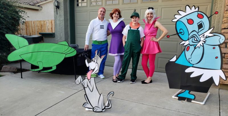 Out-of-this-World Jetson's Family Costume!