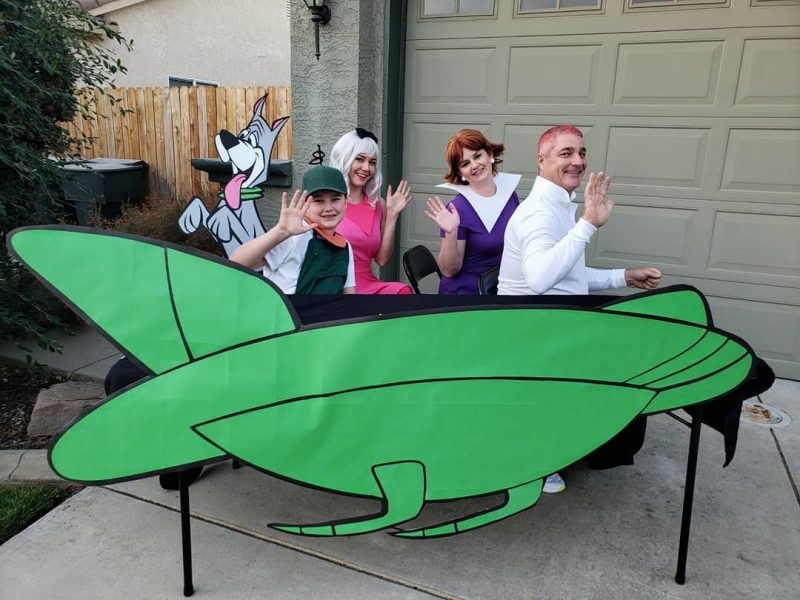 Out-of-this-World Jetson's Family Costume!