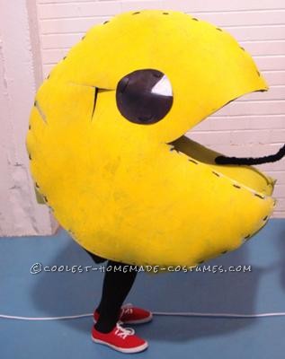 After visiting a pop culture convention where some people dressed up as their favourite character, I decided to make a PAC man costume for the follow