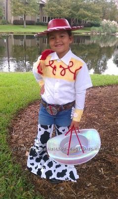 This was Halloween 2011, my daughter was 5 and a half and has been a huge fan of all the Toy Story\'s but that year in particular: Jesse!!
Materia