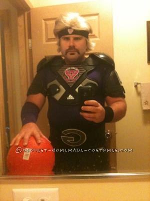 iv\'e always been a big fan of this movie so this year i decided to go all out and make my own white goodman costume.  i used lacrosse shoulde