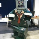 This was made for the pop culture convention, Supanova in Perth, Australia in 2011.I used cardboard for the torso and legs, resin/fibreglass to mak