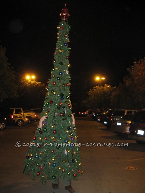 This is a 13 foot tall fully lit Christmas tree with 280 ornaments.  The constuction is pvc pipes, garlands, duct tape and two laundry baskets.&