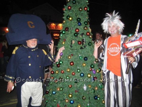 This is a 13 foot tall fully lit Christmas tree with 280 ornaments.  The constuction is pvc pipes, garlands, duct tape and two laundry baskets.&