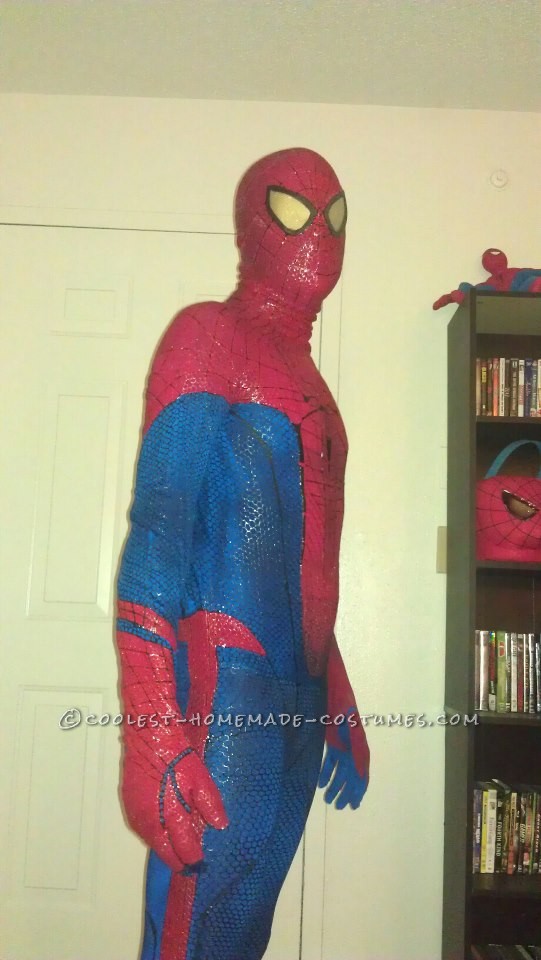 I originally wanted to make a spiderman suit for comicon, but alas, i did not finish it in time.  So pressed on to have it done by Halloween, it