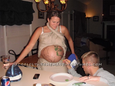From the moment I knew that I would have a good sized belly during Halloween I told my husband, I want it to be apart of ou