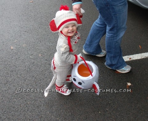 My dilemma this year: how to out-do last year's costume (a wee baby Viking), plus make it warm (we live in Washington), and comfy (or my son will