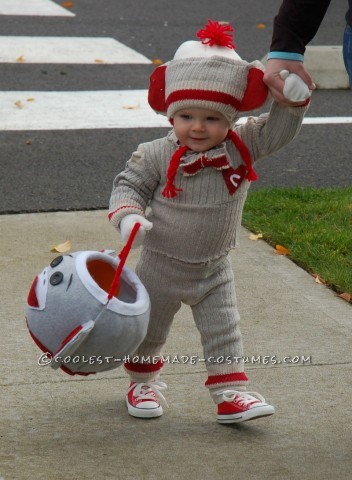 My dilemma this year: how to out-do last year's costume (a wee baby Viking), plus make it warm (we live in Washington), and comfy (or my son will