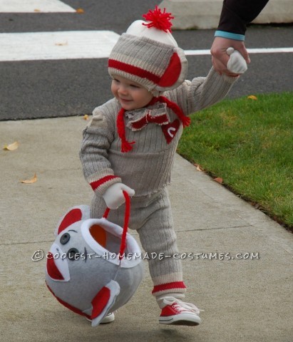 My dilemma this year: how to out-do last year's costume (a wee baby Viking), plus make it warm (we live in Washington), and comfy (or my son will