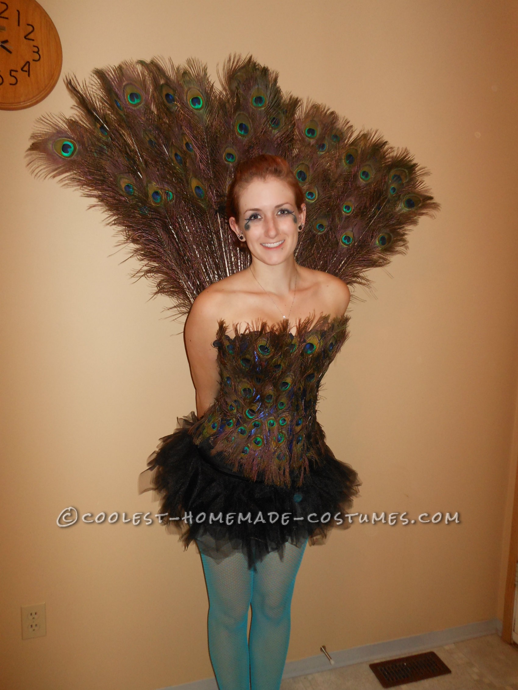 I have wanted to be a peacock for Halloween for several years now, and this year I finally decided to make my dream come true and make my own peacock