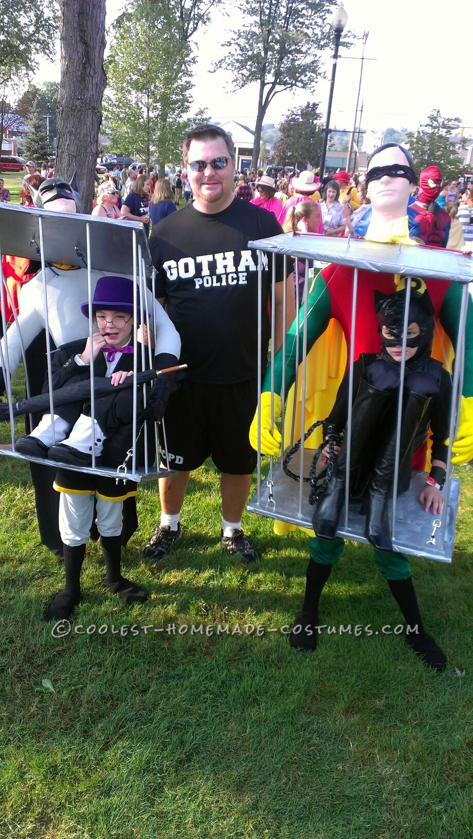 optical illusion Batman and Robin costumes