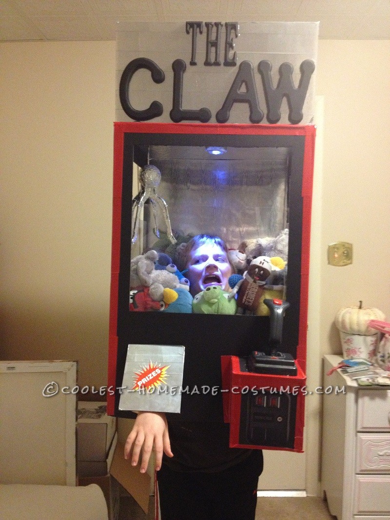 Intimidating Costume Idea Results in Kudos for Mom: The Claw Machine