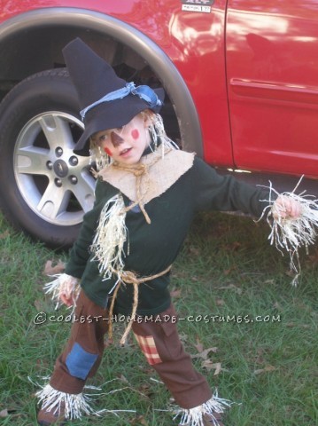 Coolest Homemade Child Scarecrow Costume from The Wizard of Oz