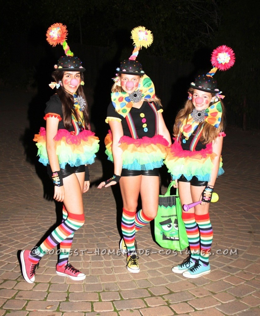 Cute and Original Girls Group Costume: Bringing The Clown Back
