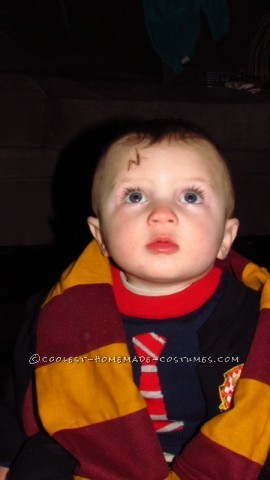 Cutest Harry Potter Baby Homemade Halloween Costume: I knew I wanted to make my 8 month old baby boy Harry Potter this year. I didn't want to buy the costume-I wanted to make it more personal. It started