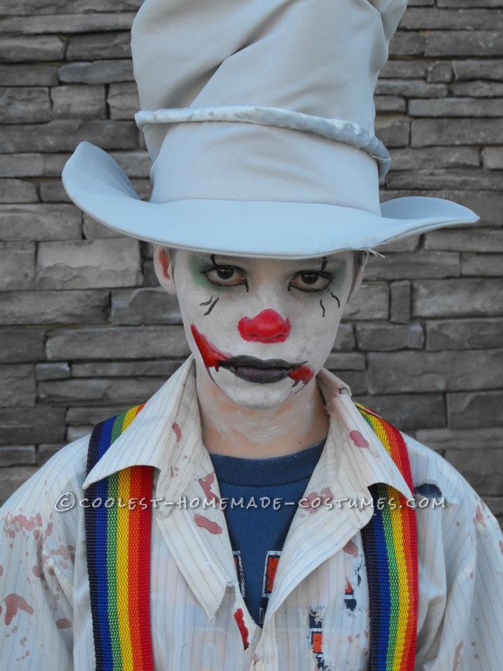 Easy Last-Minute Diabolical Clown Costume for a Tween