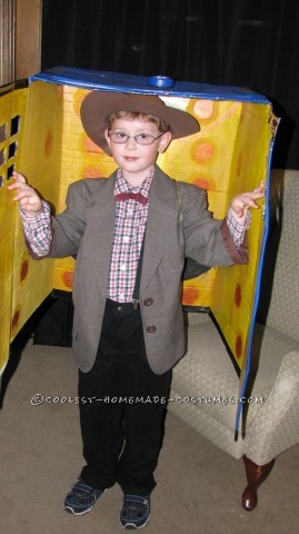 Awesome Father and Son Costume: Doctor Who in his TARDIS and Dalek