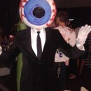 Cool Homemade Giant Eye Costume from The Residents: This Eye Costume from The Residents was a fairly simply paper mache project.  I took a large beach ball and covered it with 5 layers of paper mache.
