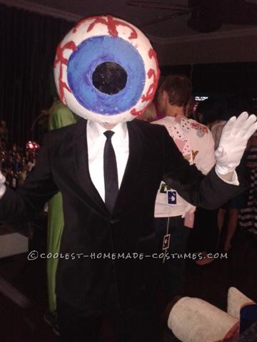 Cool Homemade Giant Eye Costume from The Residents: This Eye Costume from The Residents was a fairly simply paper mache project.  I took a large beach ball and covered it with 5 layers of paper mache.