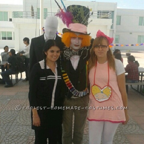 In my university (in Mexico), my classmates and me have a tradition of wearing costumes to school each Halloween.This year, some kids from a very m