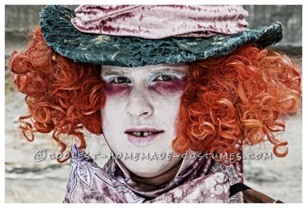 Awesome Homemade Mad Hatter Costume from Alice in Wonderland: In 2010 my girlfriend and me saw in the cinema a trailer of Alice in Wonderland. For a few seconds we also saw Johnny Depp as Mad Hatter in this trail