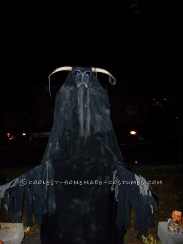 The Beast, Wraith, Soulsucker Costume on Stilts