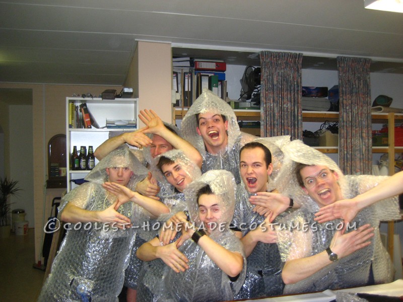 Cool Bubble-Wrap Zoltan Group Costume