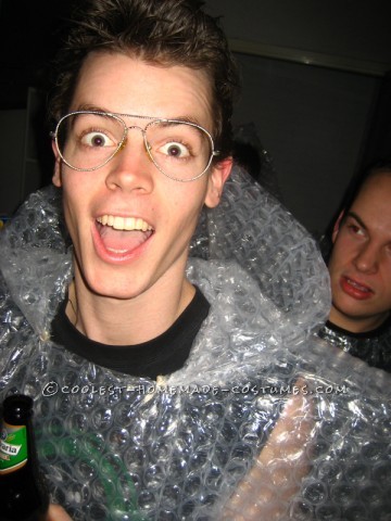 Cool Bubble-Wrap Zoltan Group Costume