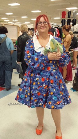 Cool Homemade Ms. Frizzle Costume