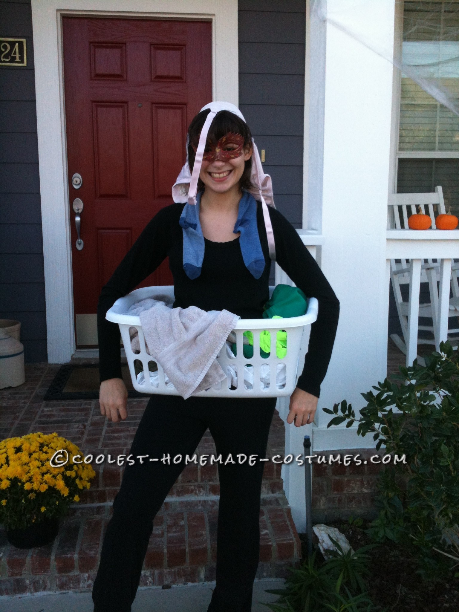 Last Minute Homemade Costume Idea: Dirty Laundry!