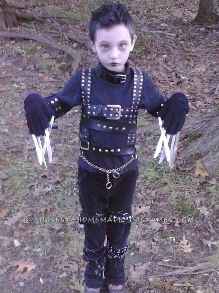 Cool Edward Scissorhands Homemade Costume Idea for a Boy