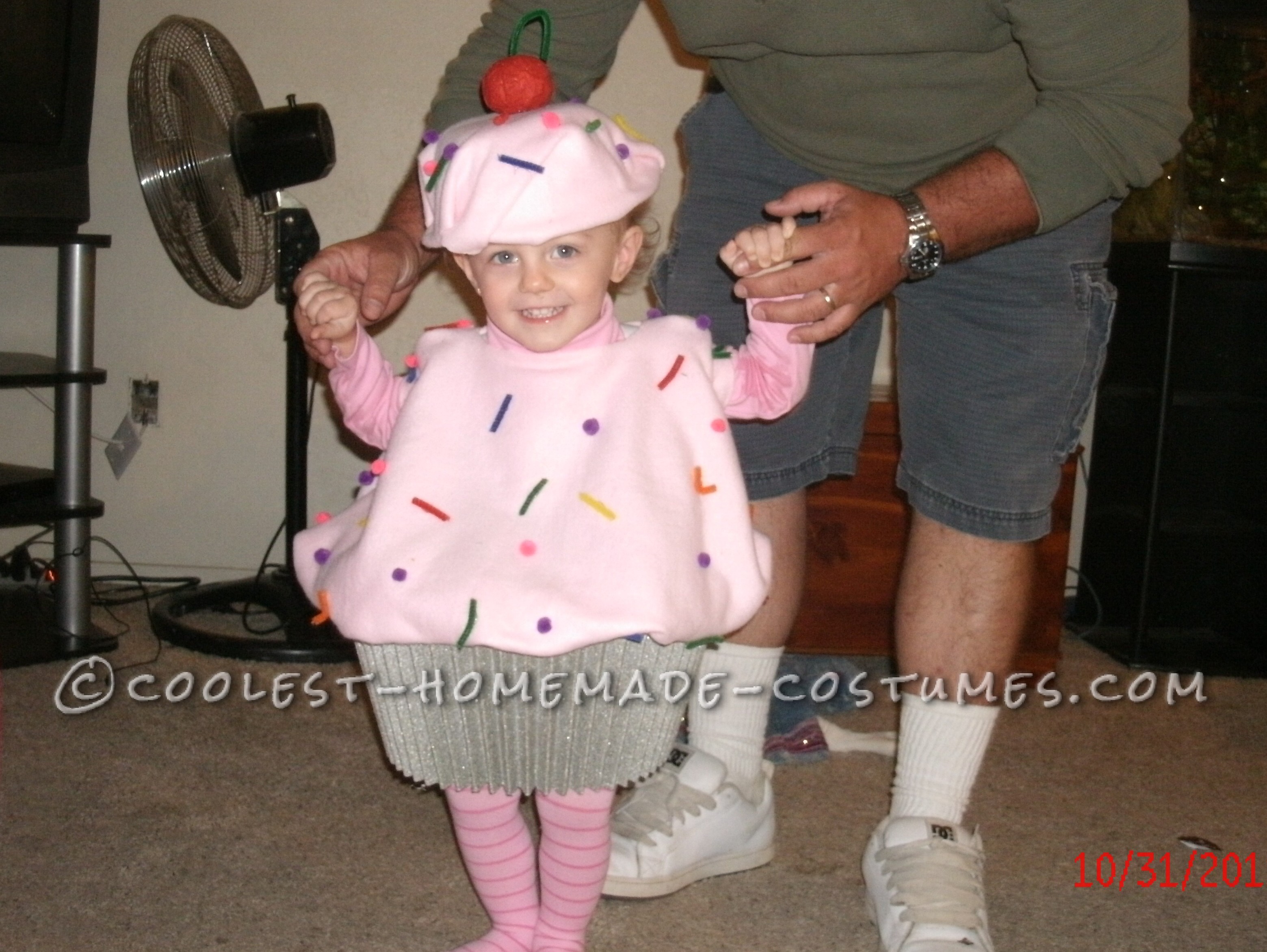 Sweetest Toddler Cupcake Costume - No Sew and Budget Friendly!