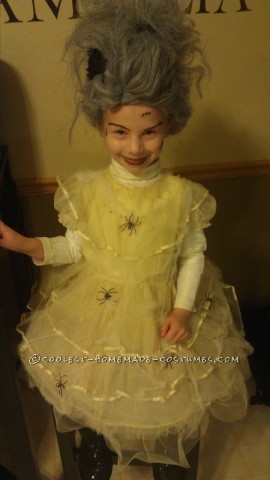 Last-Minute $5 Bride of Frankenstein Costume for a Girl