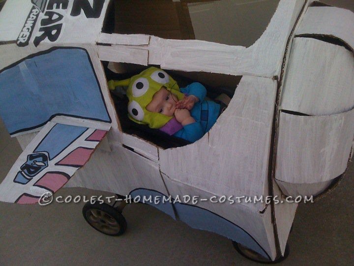 Coolest Baby Alien Costume from Toy Story (in Monster Ship Stroller!)