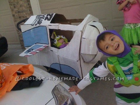 Coolest Baby Alien Costume from Toy Story (in Monster Ship Stroller!)