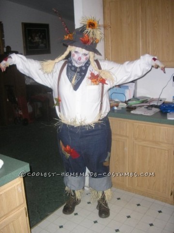 Funny and Cute Homemade Couple Costume: Not-So-Scary Scarecrows