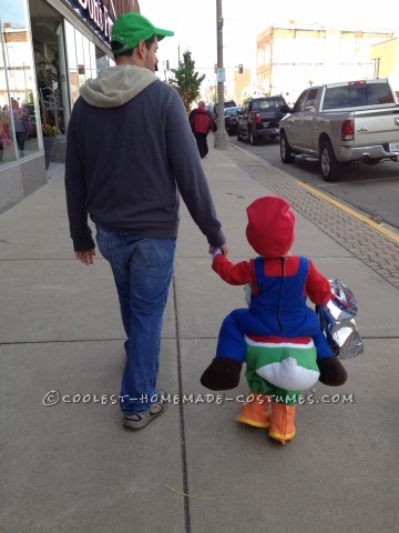 Cool Homemade Illusion Costume for a Toddler: Its Me Mario... And Yoshi Too!