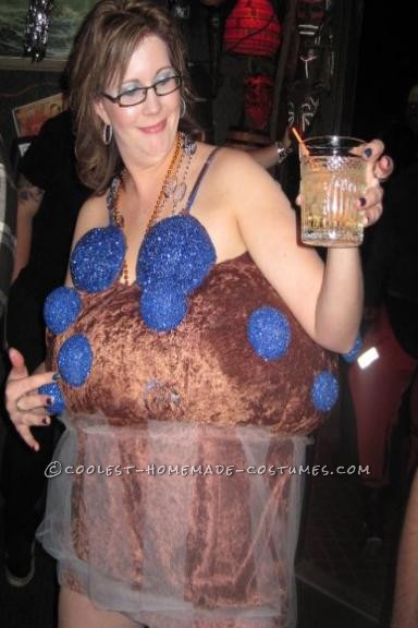 Creative Homemade Muffin Top Costume for a Woman