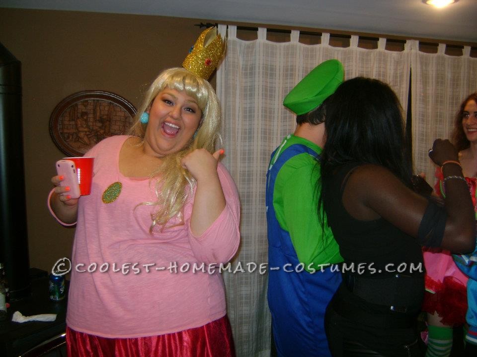 Cool Homemade Plus-Size Princess Peach Halloween Costume