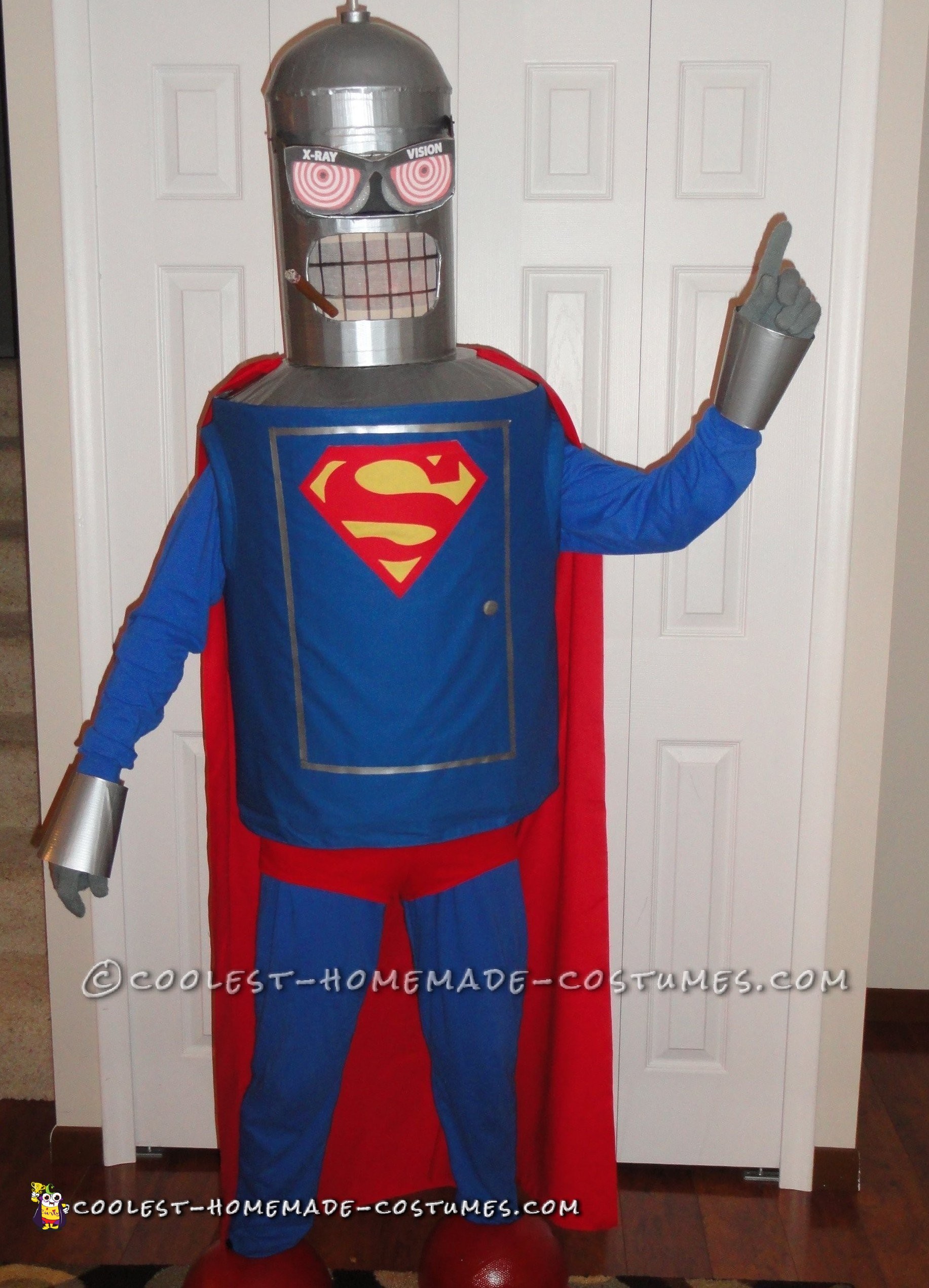 Cool Homemade Comic Convention Costume Ideas: Super Bender Futurama's Man of Steel