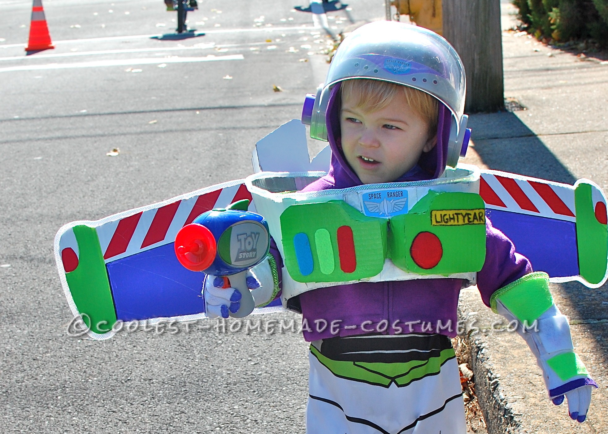 No-Sew Buzz Lightyear Costume for a Toddler
