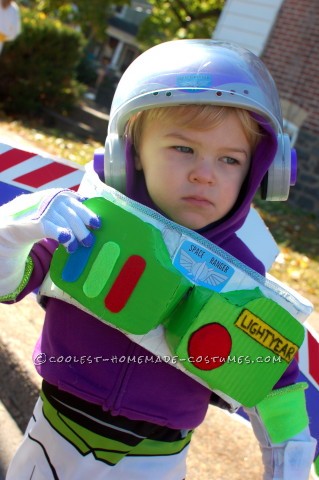 No-Sew Buzz Lightyear Costume for a Toddler