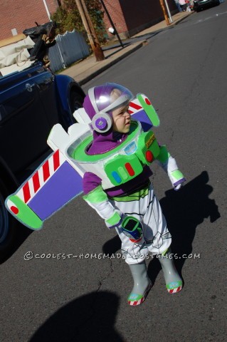 No-Sew Buzz Lightyear Costume for a Toddler