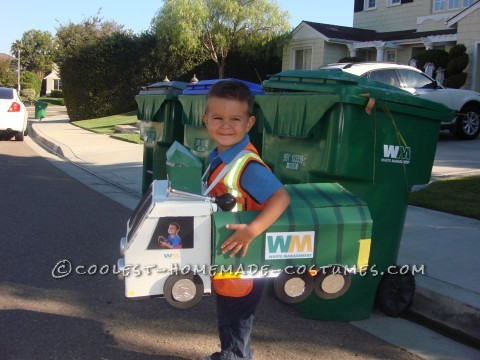 Great DIY Costume Idea for a Family: Recycle Bins and Garbage Truck Family!