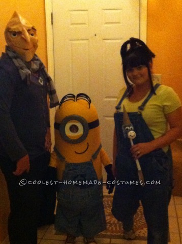 5 Year Old's Kick Tushy Minion Halloween Costume