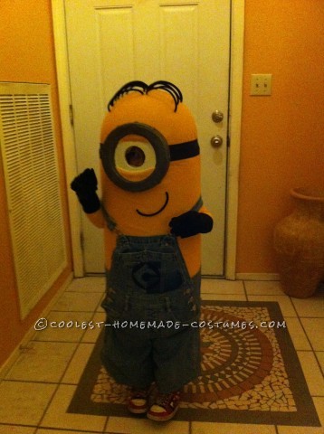 5 Year Old's Kick Tushy Minion Halloween Costume